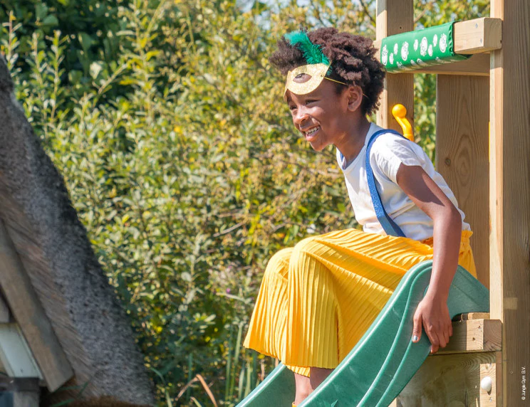 Jungle Palace | Aire de jeux en bois avec balançoire Jungle Palace | Aire de jeux en bois avec balançoire